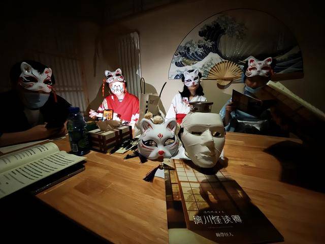 色经济？吊桥效应作祟姐们疯狂砸钱J9真人游戏第一品牌恋陪DM非男(图10)